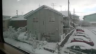 【雪景色の車窓】キハ121系 普通列車 鳥取行き 湖山ー鳥取間 進行方向右側