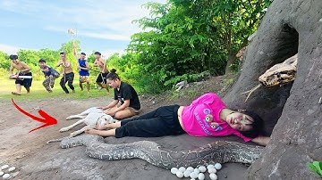 Horrifying! 4 Brave Hunters Rescue Pitbull and Ethnic Girl Caught by Ferocious Giant Python in Cave