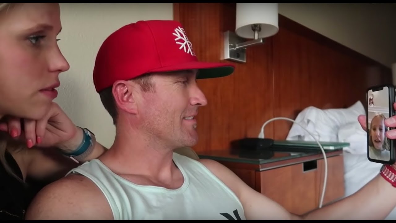 EMERGENCY ROOM 🏥while Mom and Dad are gone! 😱