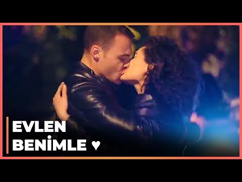 Kerem&rsquo;den Zeynep&rsquo;e Evlenme Teklifi! - Güneşi Beklerken Özel Klip