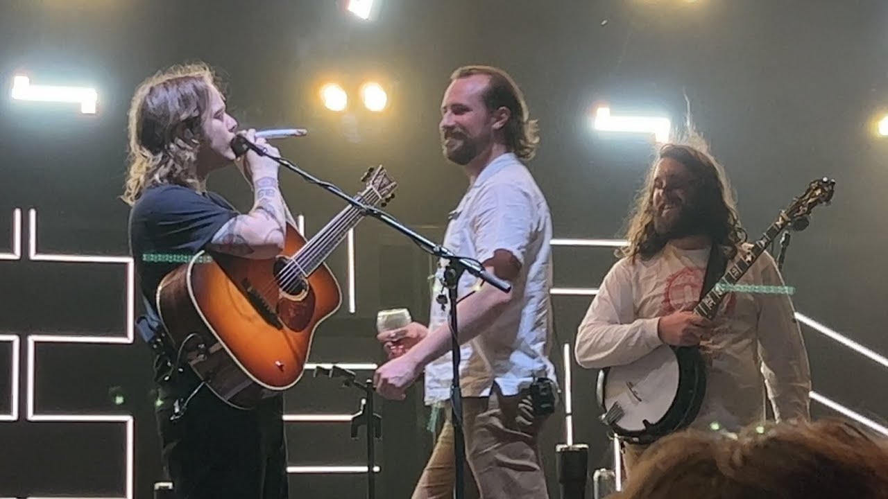 does billy strings smoke cigarettes Smoke, Smoke, (That Cigarette) 11/8/25 PPG Paints Arena Billy Strings - Billy smoking