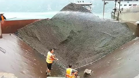 Sand Ship unloading sand horizontal long video # Xiao Chen driving the boat
