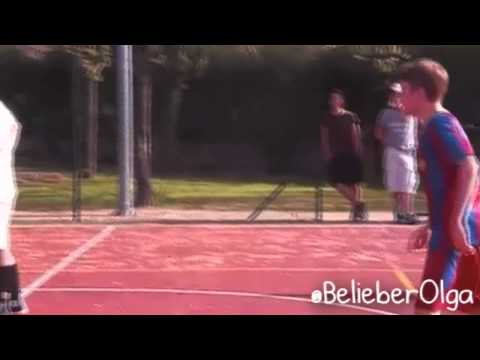 Justin Bieber Playing Football in Spain!!!4/4/11