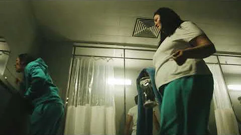 Wentworth S08E01 - Lou punishes Susan