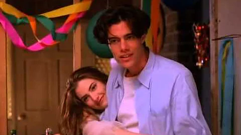 What happens to Leo in Twin Peaks?