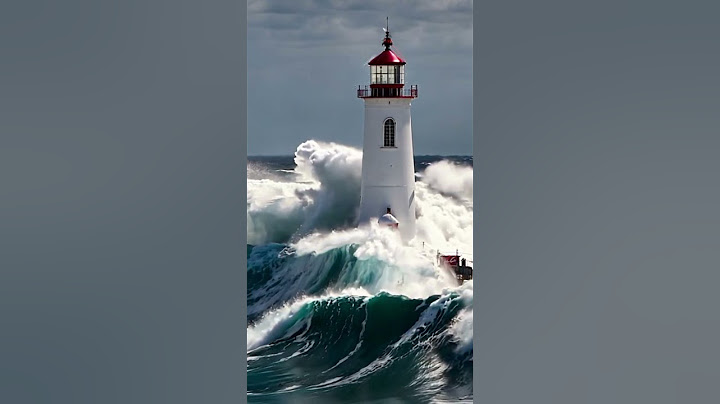 Lighthouse in Stormy Seas! Waves Crashing on Lighthouse! #scaryocean #storm #WavesCrashing #Waves