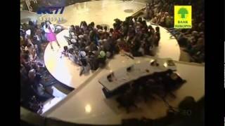 Regina Ivanova - When I See You Smile - Top 5 - INDONESIAN IDOL 2012.flv