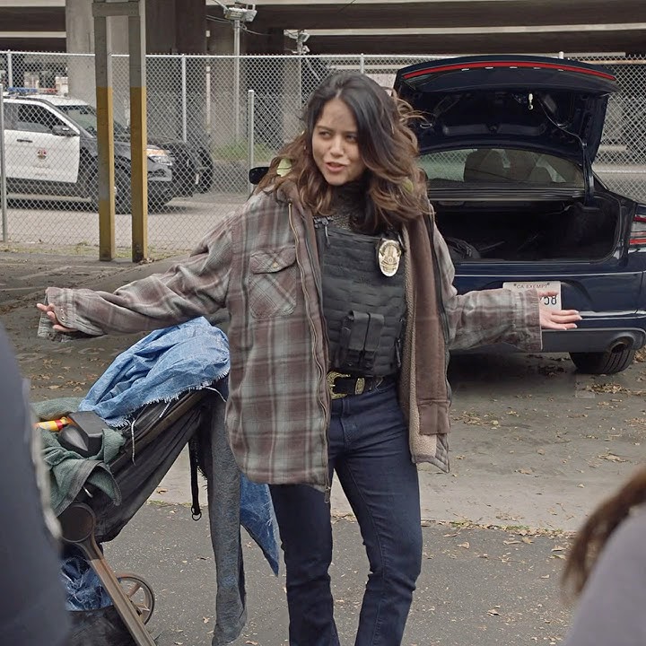 Lopez goes undercover as a homeless person | #TheRookie