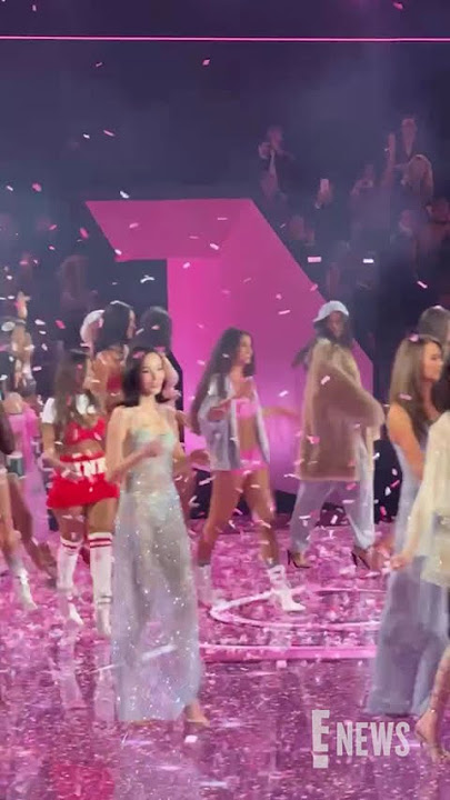 The Angels walked the closing for the #VSFashionShow. ✨