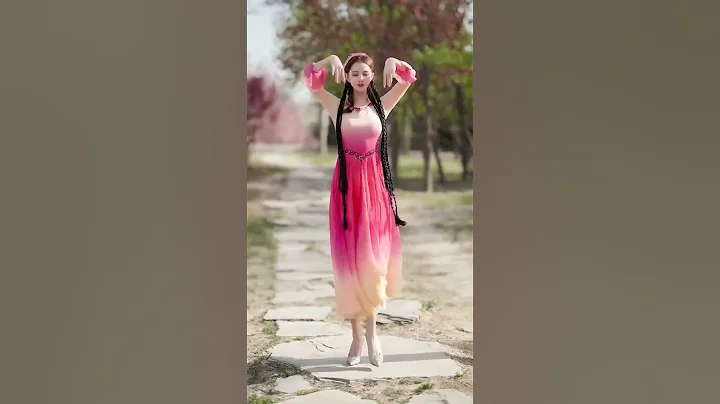A Xinjiang girl shows us a beautiful dance - DayDayNews