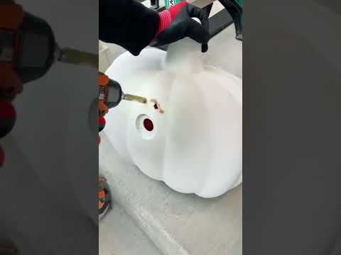 Video: DIY Helovīna amatniecības idejas - Helovīna dekors no dārza