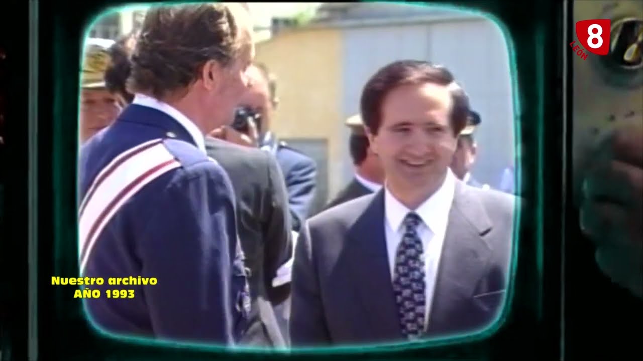 NUESTRO ARCHIVO (19-01-25) León 1993: Plaza Mayor, Mercaleón, Cafetería Oasis, Boda gitana