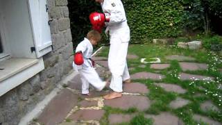 Os Meninos Brincando De Luta