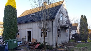 Abandoned House With things Still Left Invaded By Drug Heads