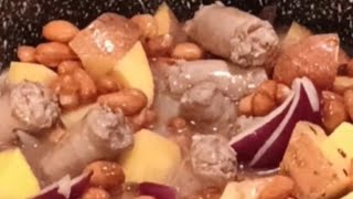 Sfiziosa Salsiccia con patate e fagioli. Piatto unico rustico tradizionale ricetta facile saporita