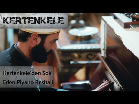 Kertenkele'den şok eden piyano resitali - Kertenkele