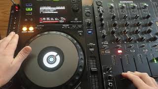 How To Beat Match Like a Vinyl DJ