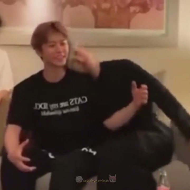 jaemin's sat on jeno's phone 🤣🤣 #nomin