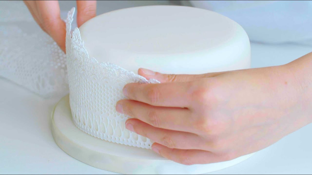 Lace effect decoration for cakes | Cake Creations