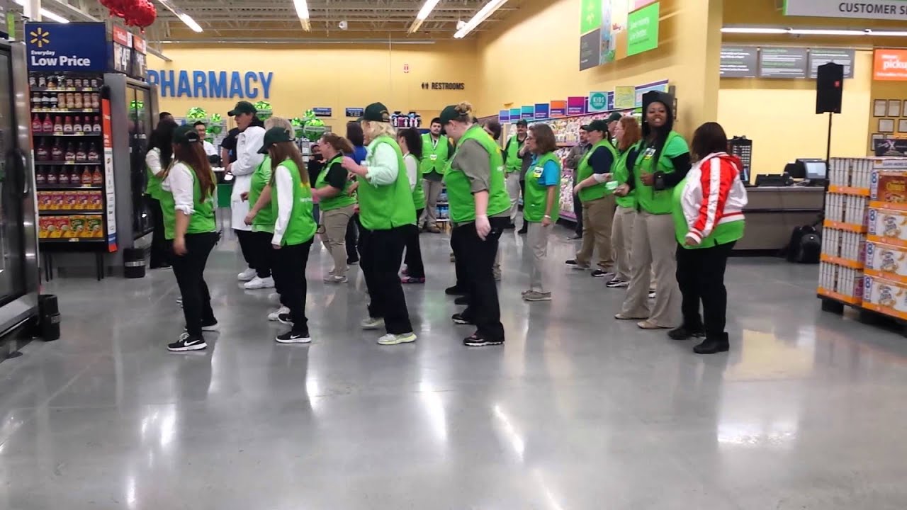 Walmart may loosen employee dress code