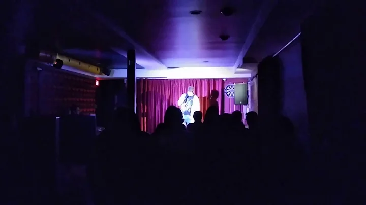 Ghislain stand up at Hells