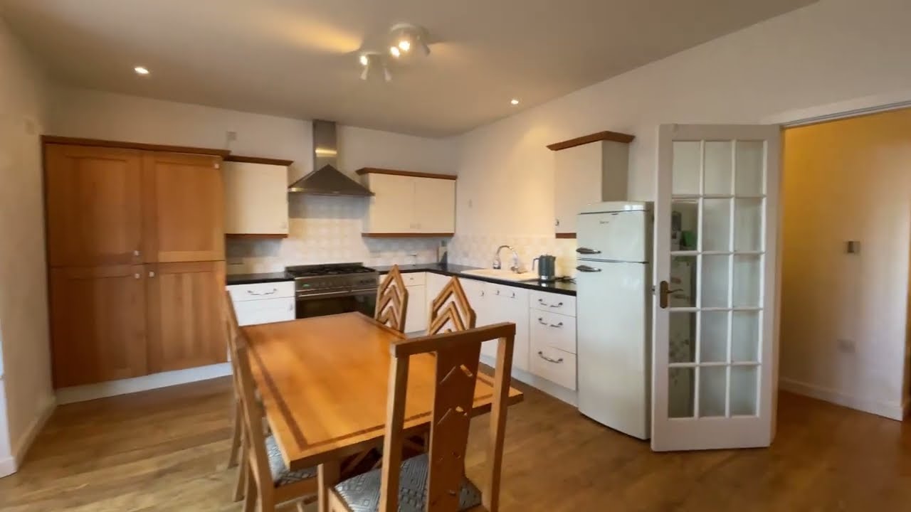 Lon Felin, Criccieth, Gwynedd, LL52
