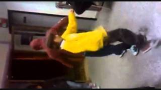 Melbourne Shuffle + Hardstyle = Funny :)