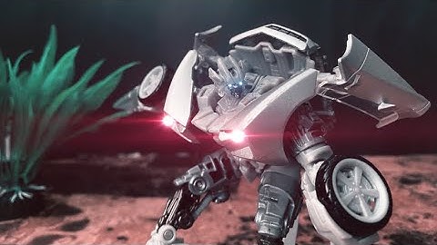 Sideswipe vs Sideways (stop motion)