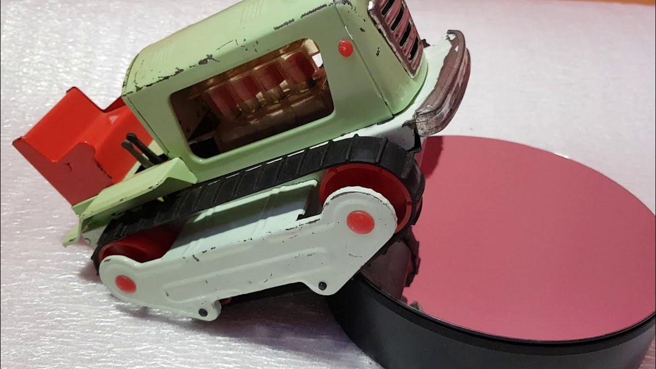 Игрушечный трактор гусеничный ГДР