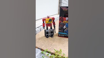 I Caved In....Transformers Studio Series 86 Blaster & Eject In-Hand Preview!!