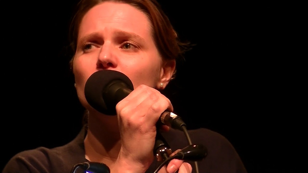 La fontaine aux chansons - YouTube