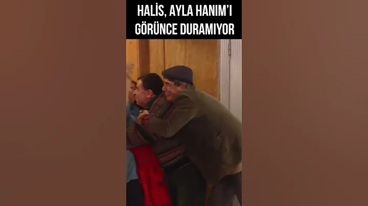 Halis, Ayla Hanım'ın Yanaklarına Yapıştı 💋 | Bizimkiler #shorts