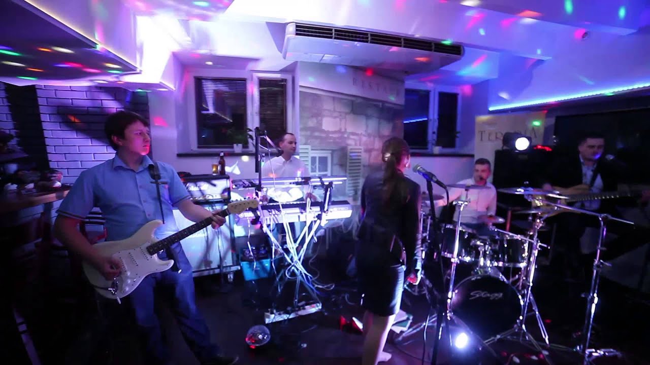 Realizacja WhiteStory.pl | Zespół O - Living next Door to Alice