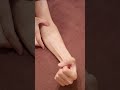 喉のイガイガを解消するツボ！ #shorts