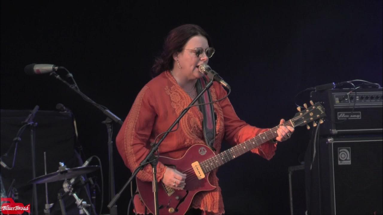 CAROLYN WONDERLAND • NOBODY'S FAULT BUT MINE • NY STATE BLUES FEST • SYRACUSE, NY 6.26.21 CAROLYN WONDERLAND • NOBODY'S FAULT BUT MINE • NY STATE BLUES FEST • SYRACUSE, NY 6.26.21