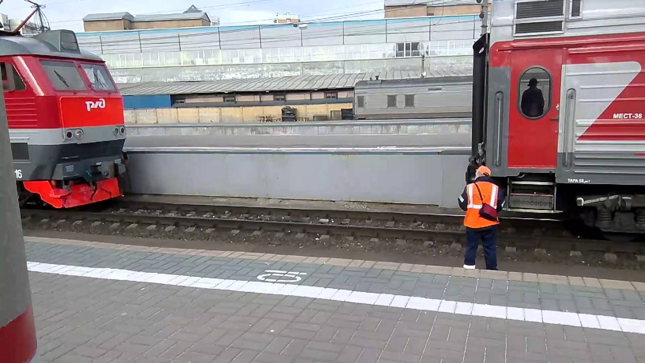 задержка поездов ржд сегодня ярославское направление. сцепка чс7. пассажиры на вокзале. станция соколовская ярославское направление. курское направление московской железной дороги.