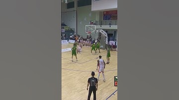 Bryan Nguyễn vượt qua tất cả cầu thủ Cantho Catfish để mang về điểm số cho Danang Dragon