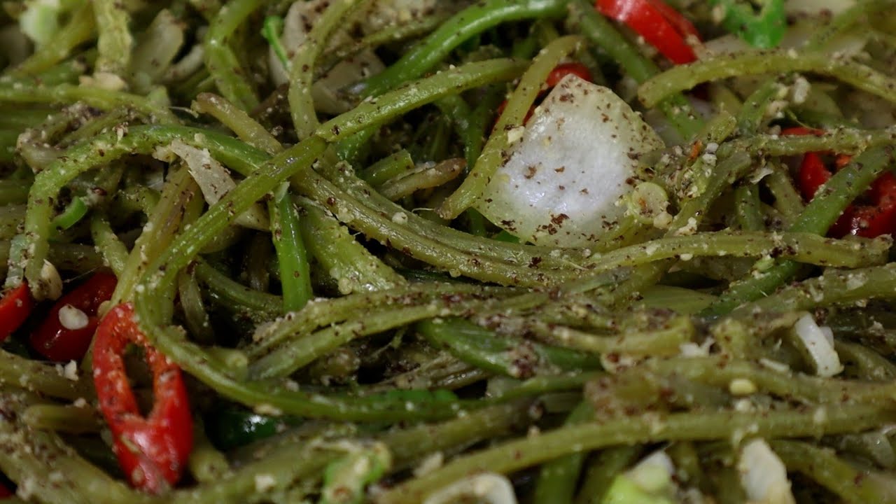 삶아서 까지마세요! 대박집 고구마줄기볶음 이렇게 만들어 정말 맛있어요~