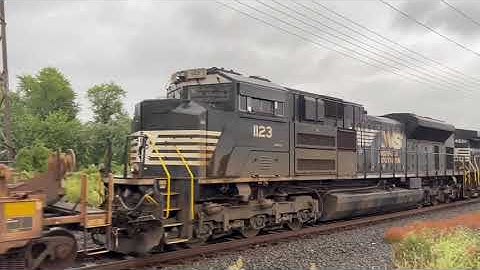NS 23G Rolls Through Bound Brook NJ