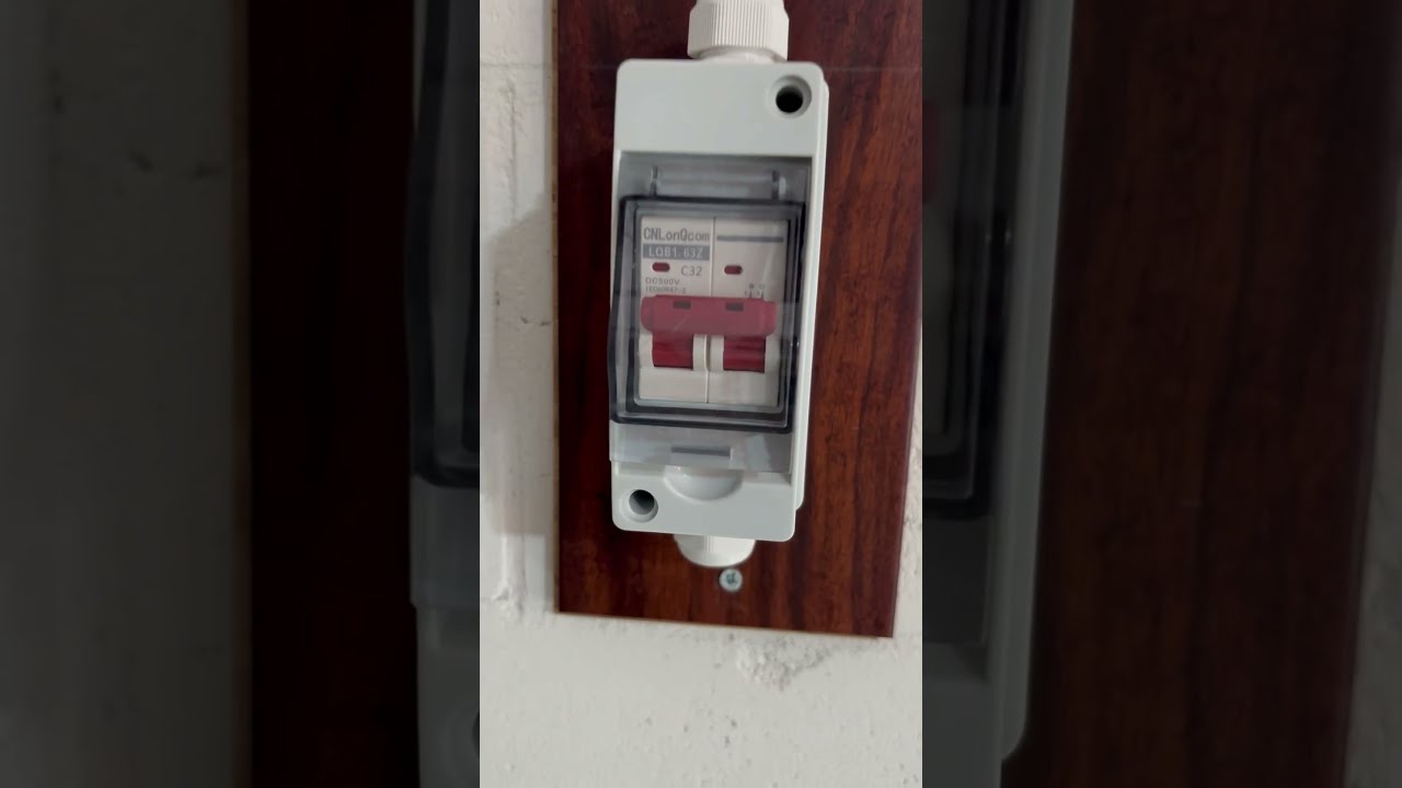 Solar Beginner 1st Step Install Panel Disconnect Switch 32 Amp 500V DC 