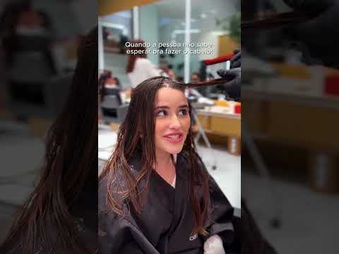 Eu sou desse jeito fazendo o cabelo