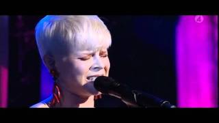 Robyn - Indestructible ( Live Svenska Hjältar-galan 2010 )