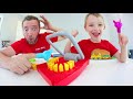 Father & Son PLAY SNAP TRAP! / Don't Get Crushed!!