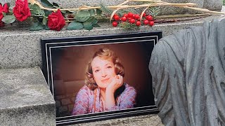 на могиле Клары Лучко появился шикарный портрет ❤ ПОМНИМ ВАС 🙏  Новодевичье кладбище 26 марта 2023