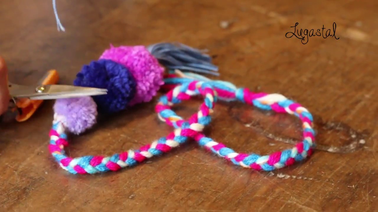 Ensaios Criativos Lu Gastal: como fazer um chaveiro com fios e pompom