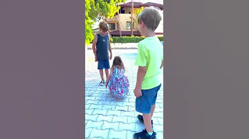 شوفو توتة كيف بتدلع خبروني بتحبوه أهل أمكن او ابوكن أكتر 