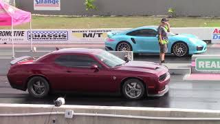 Porsche 911 Turbo vs Hellcat Challenger 1\/4 Mile