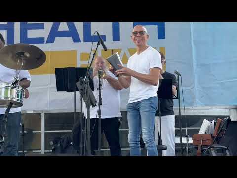 Swing Sabroso performing