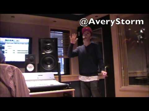 Avery Storm Vlog #30: "Remix" Alicia Keys 'Try Sle...