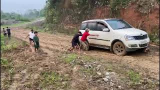 GYPSY KING 4X4 PULLED MAHINDRA XYLO/MUDDY ROAD IN ARUNACHAL PRADESH/BEAST MODE ON🔥